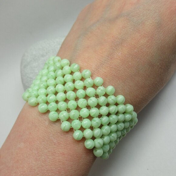 Woven Uranium glass bead bracelet - Picture 6 of 11